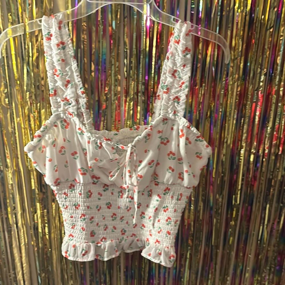 size small new wout tags rue 21 cherry crop top